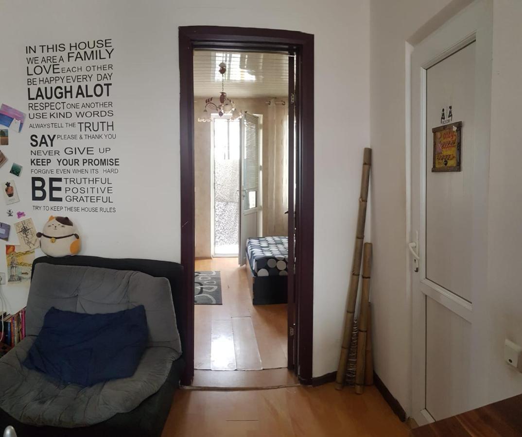 Enjoy The Hostel Batumi Exterior photo