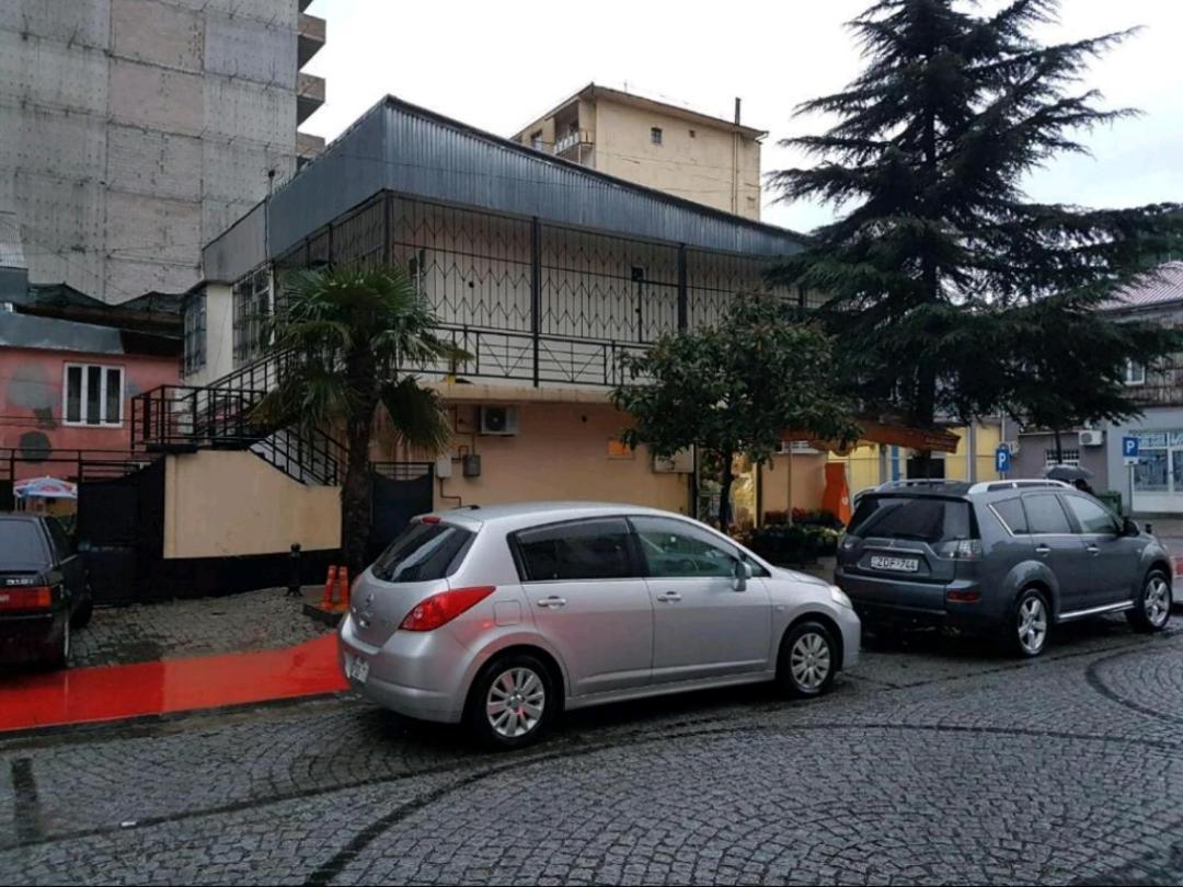 Enjoy The Hostel Batumi Exterior photo