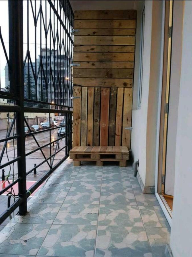 Enjoy The Hostel Batumi Exterior photo