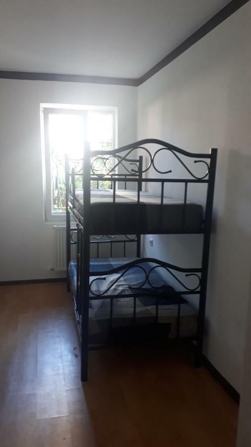 Enjoy The Hostel Batumi Exterior photo