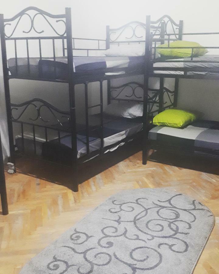 Enjoy The Hostel Batumi Exterior photo